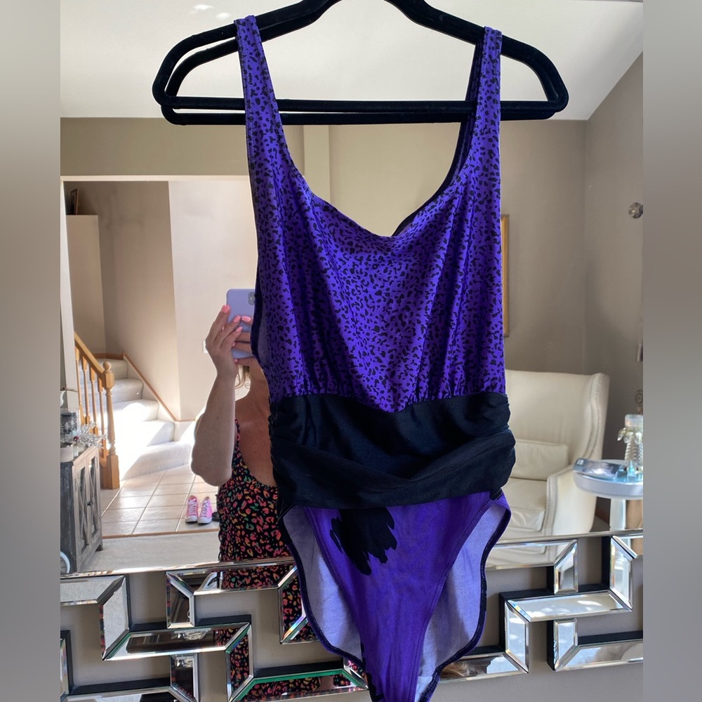 Woman’s Size 12 one piece Bathing Suit! Made by Dotti and GORGEOUS! 👙🩱👙🩱